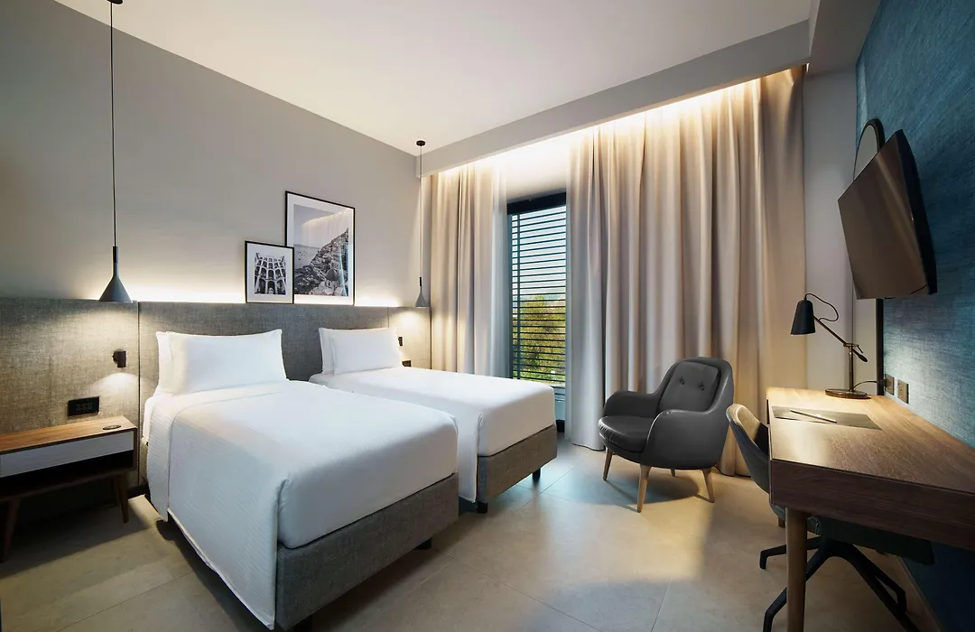 Radisson Hotel Nola Naples-1